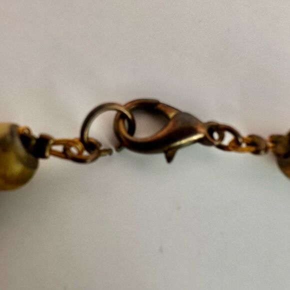 Green chunky beaded statement necklace - Picture 7 of 11